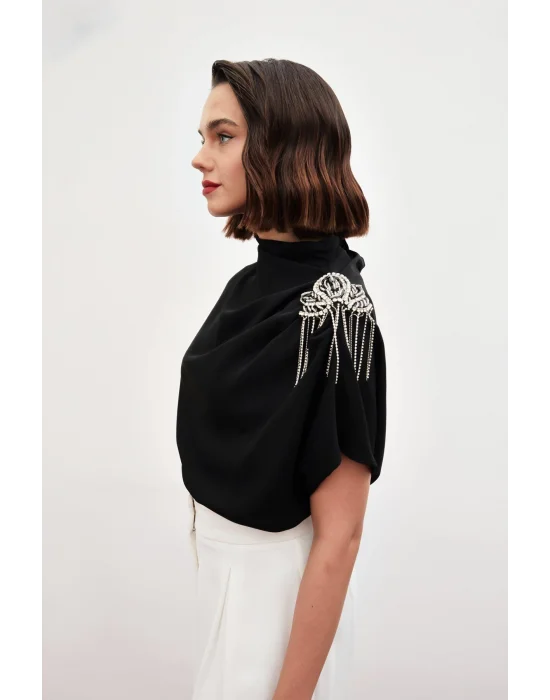 Tek Omuz Aksesuarlı Salaş Bluz - SİYAH