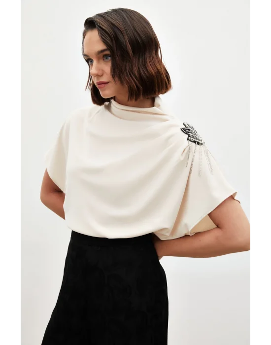 Tek Omuz Aksesuarlı Salaş Bluz - BEJ