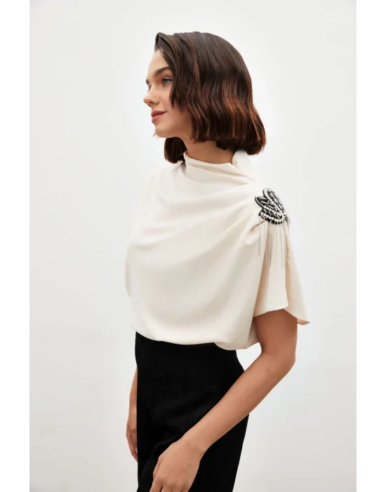 Tek Omuz Aksesuarlı Salaş Bluz - BEJ
