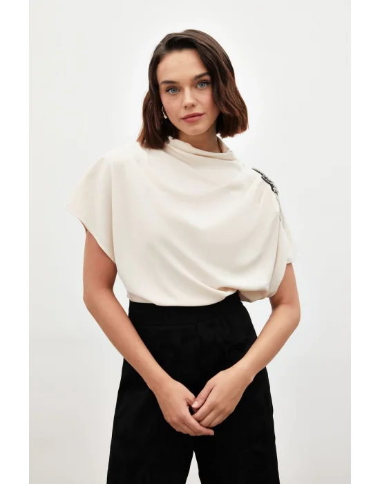 Tek Omuz Aksesuarlı Salaş Bluz - BEJ