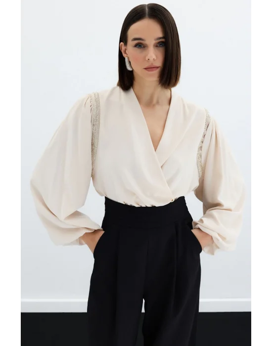 Aksesuar Detaylı Bodysuit Bluz - Bej