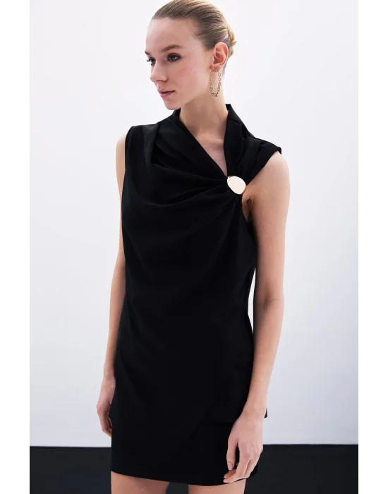 Tek Omuz Aksesuarlı Bluz - Siyah