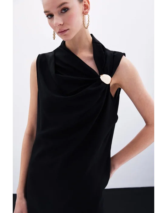 Tek Omuz Aksesuarlı Bluz - Siyah