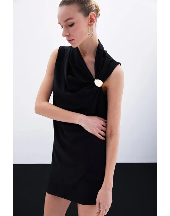 Tek Omuz Aksesuarlı Bluz - Siyah