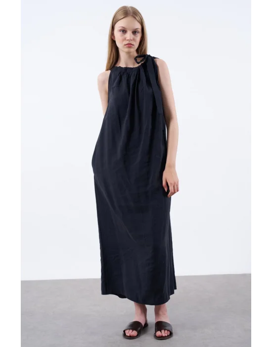 Omuzdan Bağlamalı Elbise