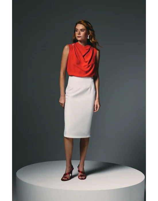 İnci Broşlu Degaje Bluz - Kırmızı