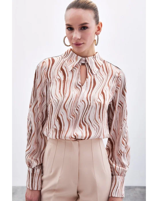 Kol Aksesuarlı Desenli Bluz - Camel