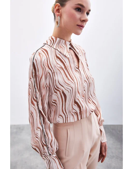 Kol Aksesuarlı Desenli Bluz - Camel