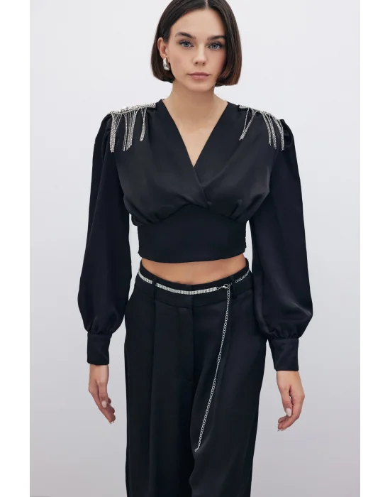 Omuz Aksesuarlı Kısa Bluz - Siyah