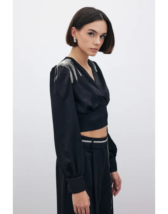 Omuz Aksesuarlı Kısa Bluz - Siyah