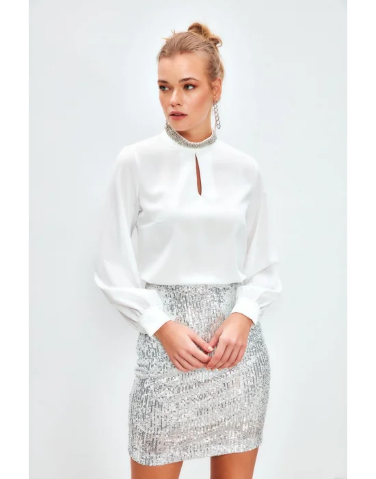 Yaka Aksesuarlı Bluz - Ekru
