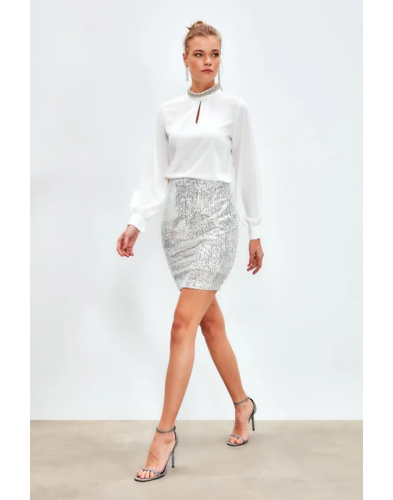 Yaka Aksesuarlı Bluz - Ekru