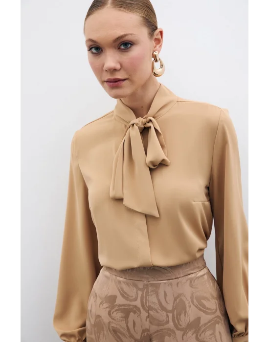 Yakası Bağlamalı Düz Gömlek - Camel