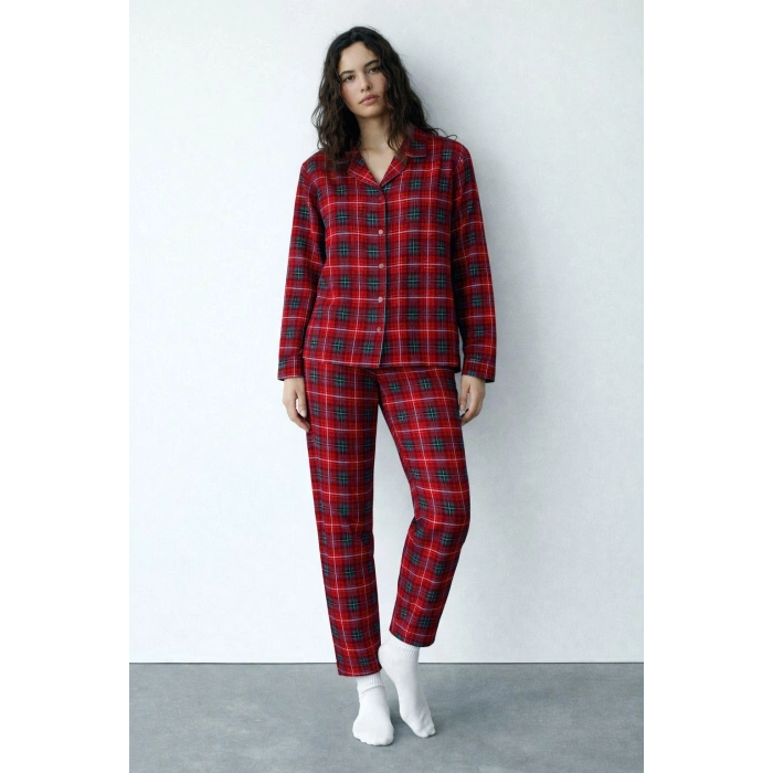 İpeksi Dokulu Süet Kadın Pijama Takımı Kırmızı Ekoseli