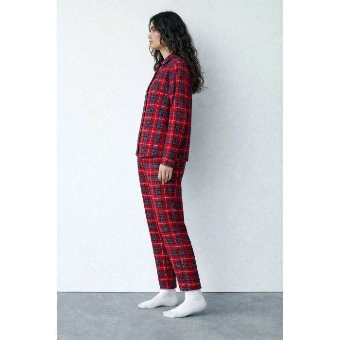 İpeksi Dokulu Süet Kadın Pijama Takımı Kırmızı Ekoseli