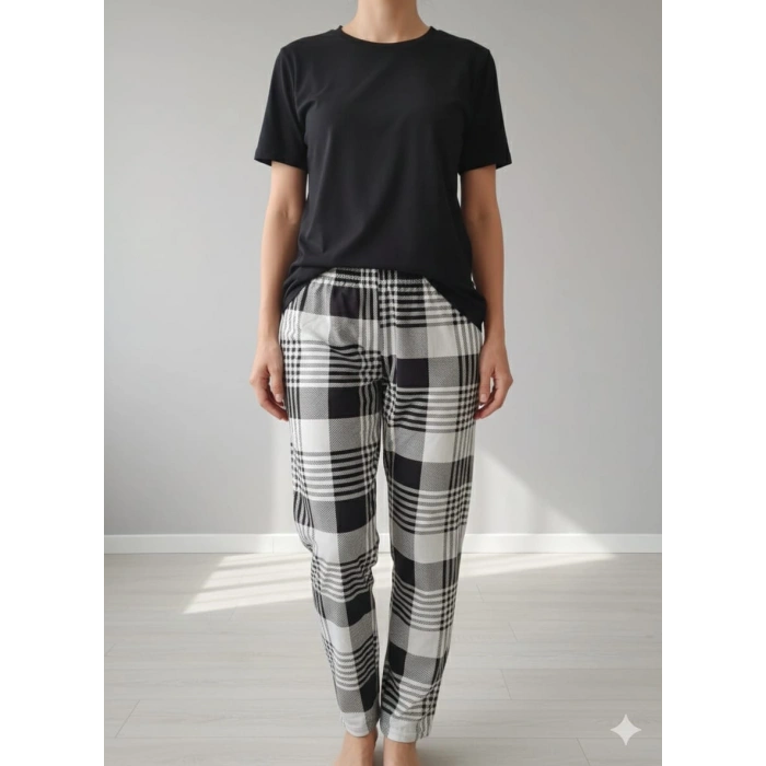 İpeksi Dokulu Süet Pijama Altı Krem Rengi Üzeri Kahverengi Ekoseli