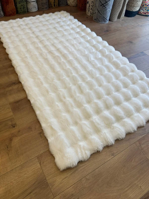 Destan Halı Bubble Peluş Özel Ölçü Antialerjik ve Yumuşak Halı Beyaz