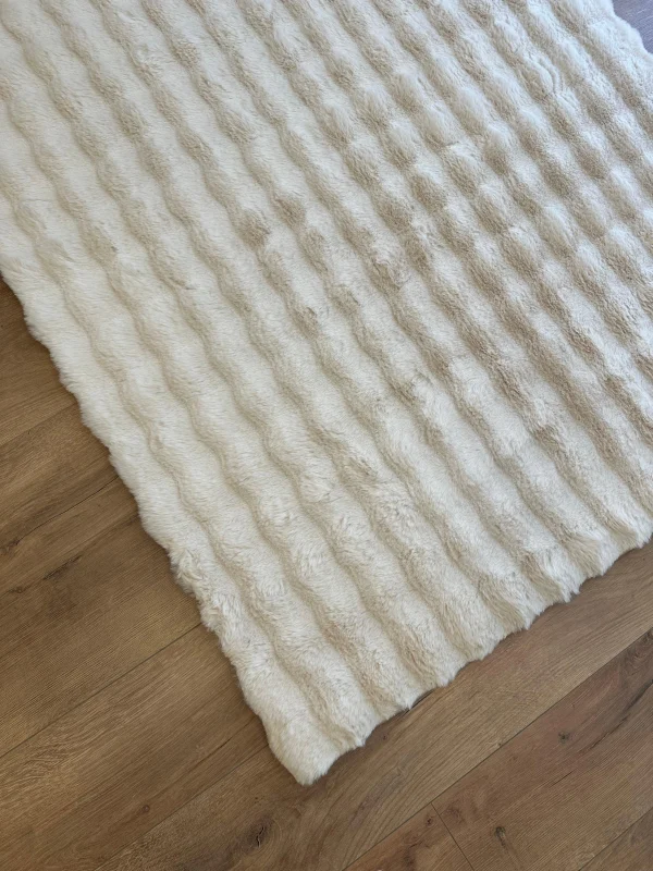 Destan Halı Bubble Peluş Özel Ölçü Antialerjik ve Yumuşak Halı Krem