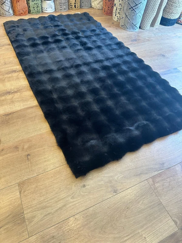 Destan Halı Bubble Peluş Özel Ölçü Antialerjik ve Yumuşak Halı Siyah