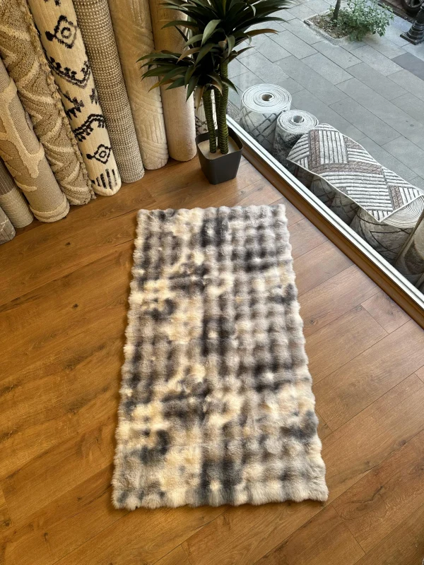 Destan Halı Çift Renk Bubble Peluş Özel Ölçü Antialerjik ve Yumuşak Halı Lacivert Beyaz