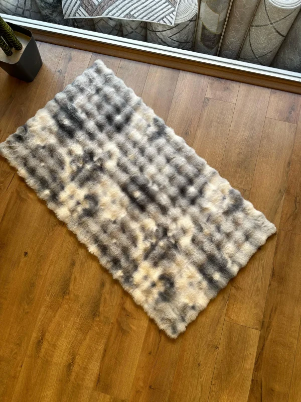 Destan Halı Çift Renk Bubble Peluş Özel Ölçü Antialerjik ve Yumuşak Halı Lacivert Beyaz