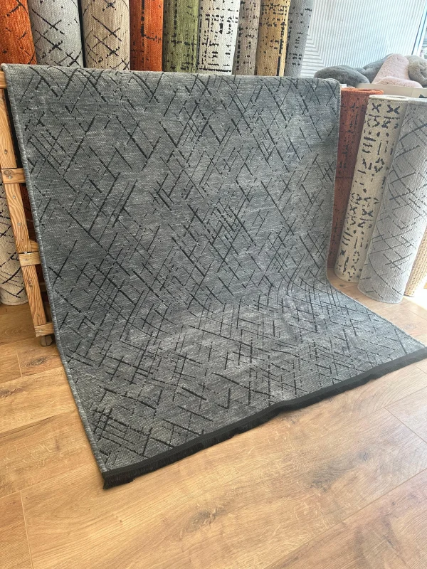 Destan Halı Ürgüp 6010 Antrasit Kaymaz Tabanlı Yıkanabilir Kilim