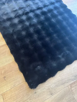 Destan Halı Bubble Peluş Özel Ölçü Antialerjik ve Yumuşak Halı Siyah
