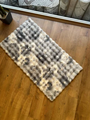 Destan Halı Çift Renk Bubble Peluş Özel Ölçü Antialerjik ve Yumuşak Halı Lacivert Beyaz