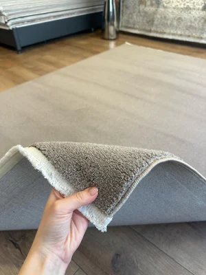 Destan Halı Palermo Yumuşak Yapılı Microfiber Toz Tüy Çıkarmaz Modern Salon Oturma Odası Yatak Odası Halısı Kahverengi