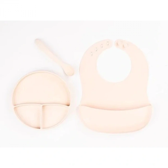 Krem Rengi 3’lü Silikon Yemek Seti – Önlük + Diş Kaşıyıcılı Kaşık + Vakumlu Tabak