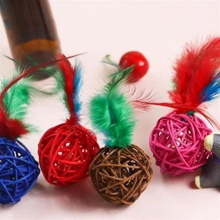 Leyloş 2li Rattan Renkli Peluş Tüy Kedi Köpek Oyuncak Yakalama Çiğneme Çıngıraklı Top Oyuncağı