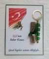 100 Adet Kişiye Özel Asker Kına Hatırası Dağıtmalık Hediyelik Yeşil Anahtarlık ve Paketlenmiş Kına