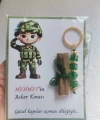 32 Adet Kişiye Özel Asker Kına Hatırası Dağıtmalık Hediyelik Yeşil Anahtarlık ve Paketlenmiş Kına