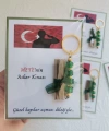32 Adet Kişiye Özel Asker Kına Hatırası Dağıtmalık Hediyelik Yeşil Anahtarlık ve Paketlenmiş Kına