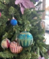 Yılbaşı Ağacı Süsü Mor ve Yeşil Toplar 8 cm Çapında kutu içi 6 Adet