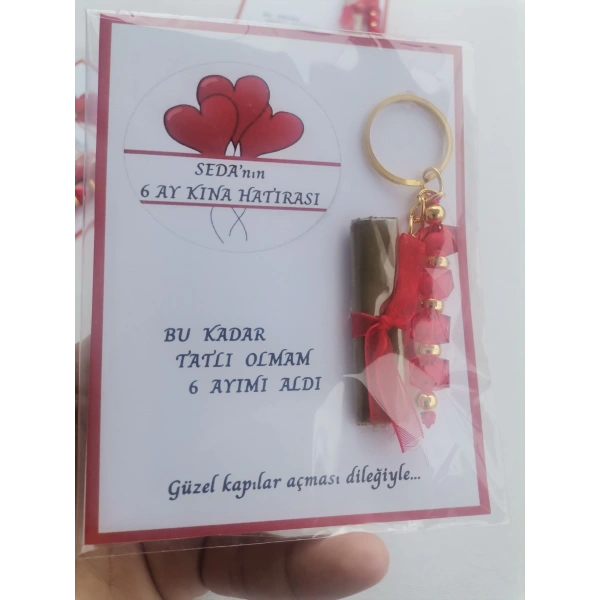 32 Adet Kişiye Özel 6 Ay Kına Hatırası Kırmızı Anahtarlık ve Paketlenmiş Kına Dağıtmalık Hediyelik