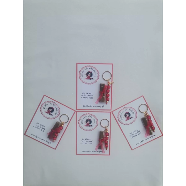 32 Adet Kişiye Özel 6 Ay Kına Hatırası Kırmızı Anahtarlık ve Paketlenmiş Kına Dağıtmalık Hediyelik