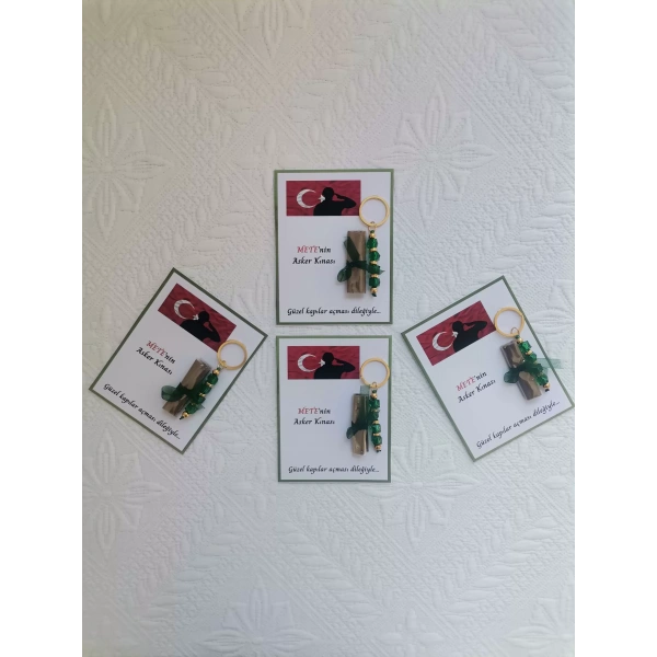 32 Adet Kişiye Özel Asker Kına Hatırası Dağıtmalık Hediyelik Yeşil Anahtarlık ve Paketlenmiş Kına