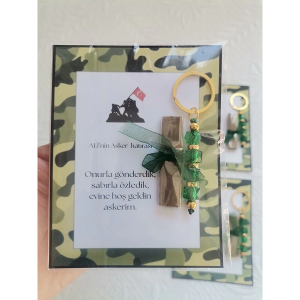 64 Adet Kişiye Özel Asker Kına Hatırası Dağıtmalık Hediyelik Yeşil Anahtarlık ve Paketlenmiş Kına