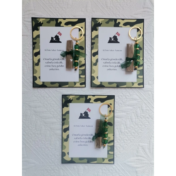 64 Adet Kişiye Özel Asker Kına Hatırası Dağıtmalık Hediyelik Yeşil Anahtarlık ve Paketlenmiş Kına