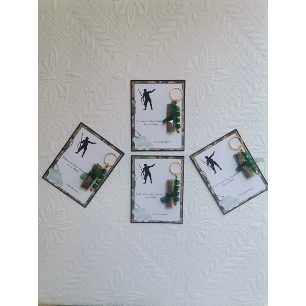 32 Adet Kişiye Özel Asker Kına Hatırası Dağıtmalık Hediyelik Yeşil Anahtarlık ve Paketlenmiş Kına