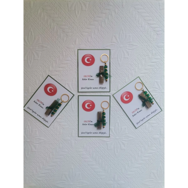 32 Adet Kişiye Özel Asker Kına Hatırası Dağıtmalık Hediyelik Yeşil Anahtarlık ve Paketlenmiş Kına