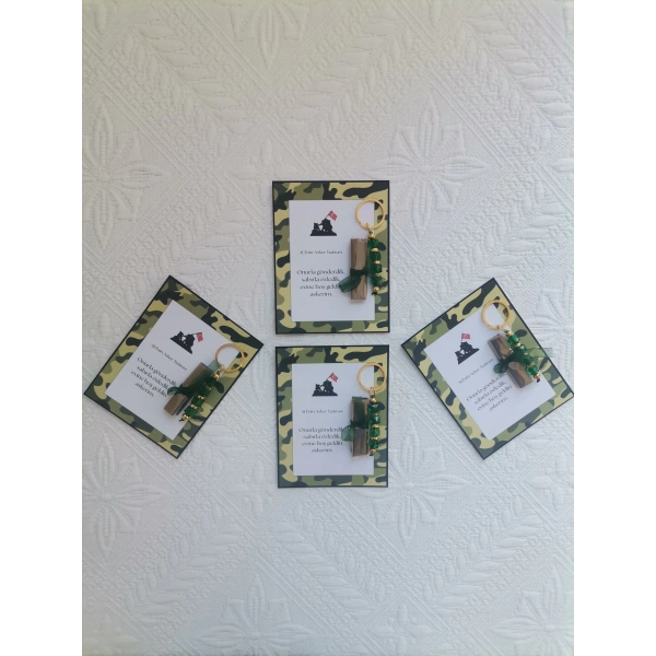 64 Adet Kişiye Özel Asker Kına Hatırası Dağıtmalık Hediyelik Yeşil Anahtarlık ve Paketlenmiş Kına