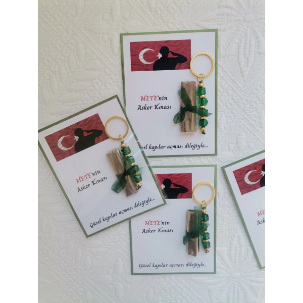 32 Adet Kişiye Özel Asker Kına Hatırası Dağıtmalık Hediyelik Yeşil Anahtarlık ve Paketlenmiş Kına