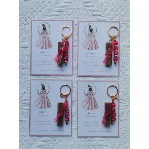 64 Adet Kişiye Özel Kına Hatırası Dağıtmalık Hediyelik Kırmızı Anahtarlık ve Paketlenmiş Kına