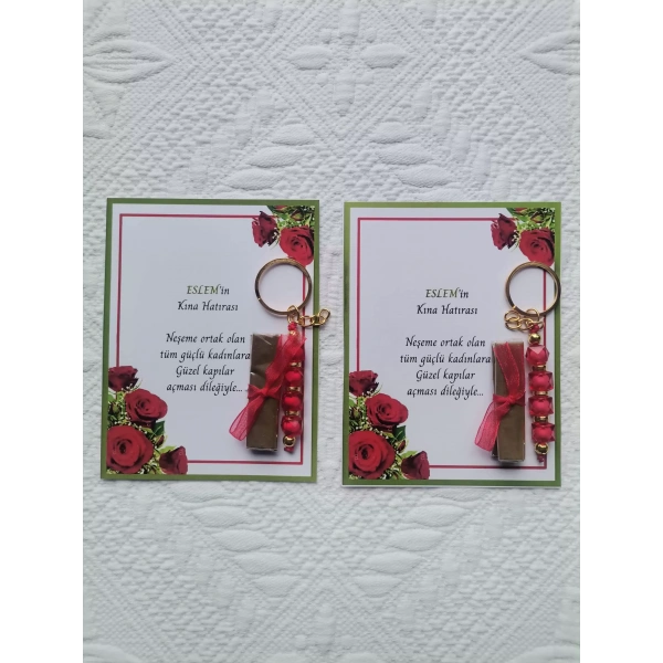 100 Adet Kişiye Özel Kına Hatırası Dağıtmalık Hediyelik Kırmızı Anahtarlık ve Paketlenmiş Kına