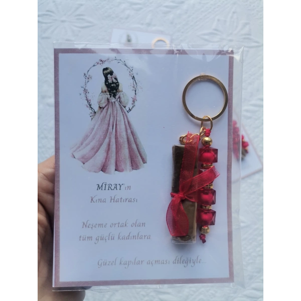 64 Adet Kişiye Özel Kına Hatırası Dağıtmalık Hediyelik Kırmızı Anahtarlık ve Paketlenmiş Kına