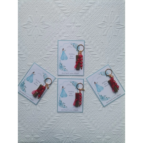 100 Adet Kişiye Özel Kına Hatırası Dağıtmalık Hediyelik Kırmızı Anahtarlık ve Paketlenmiş Kına