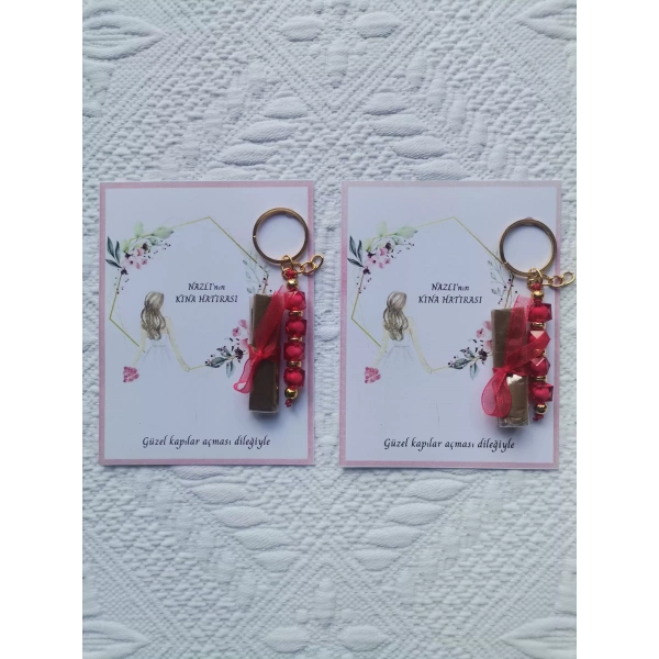 100 Adet Kişiye Özel Kına Hatırası Dağıtmalık Hediyelik Kırmızı Anahtarlık ve Paketlenmiş Kına