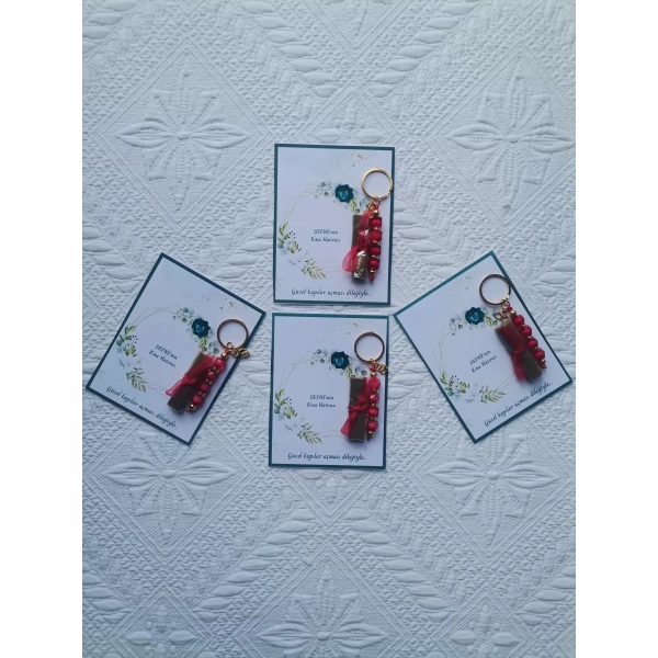 64 Adet Kişiye Özel Kına Hatırası Dağıtmalık Hediyelik Kırmızı Anahtarlık ve Paketlenmiş Kına